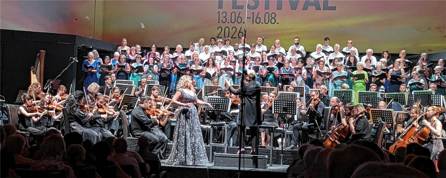 Orchestra, choir and singer at the Immling Festival finale